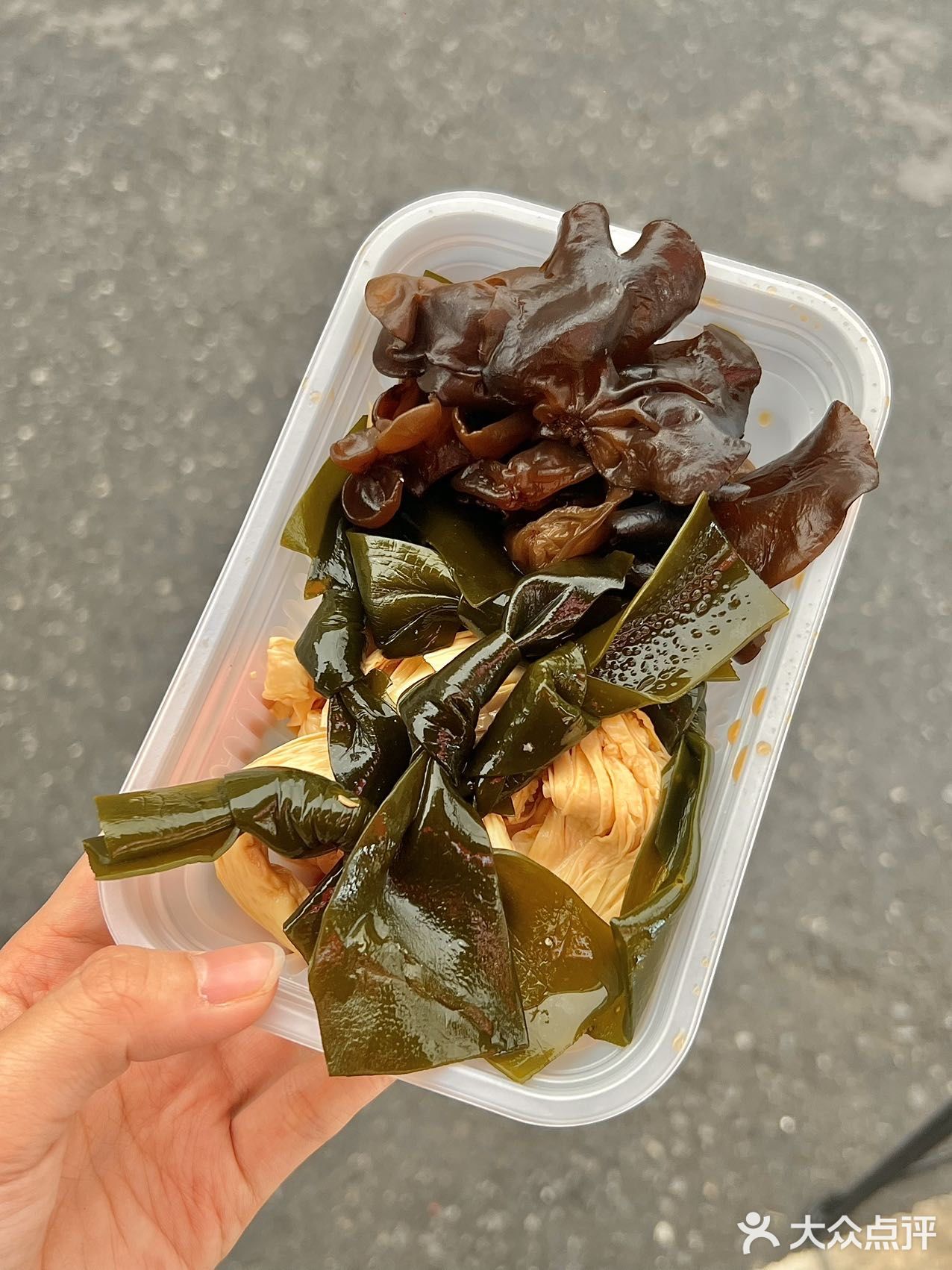 每次路过都要买上三盒的卤味谁懂啊