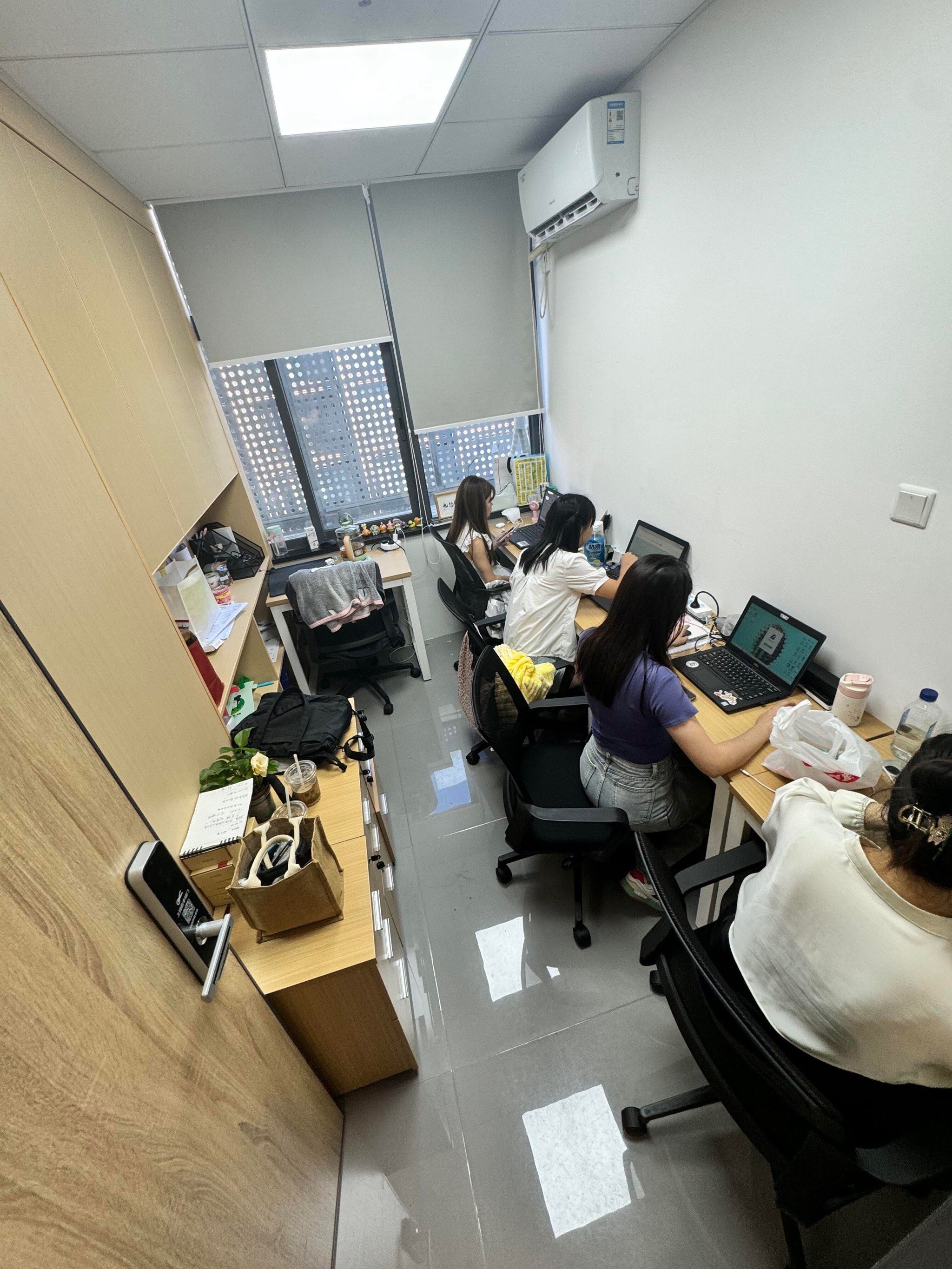 姐妹f4一起搞的工作室🥰实现创业梦😆