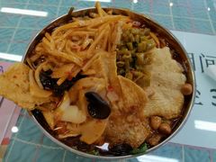 自助酸笋随便加-红鼻子桂林米粉(金唐新光界店)