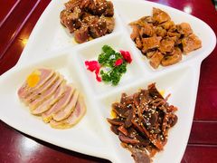 必尝鸭四宝-聚宾楼·烤鸭·家宴(科技三路店)