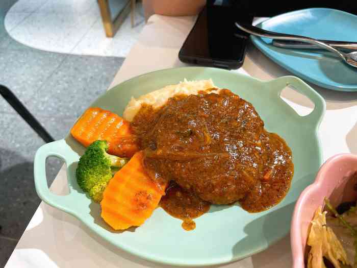 库滋明61俄罗斯特色美食"特别好吃,那个饼我很是喜欢,味道不错,哈.