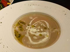 松露蘑菇奶油汤-C&R西班牙餐厅