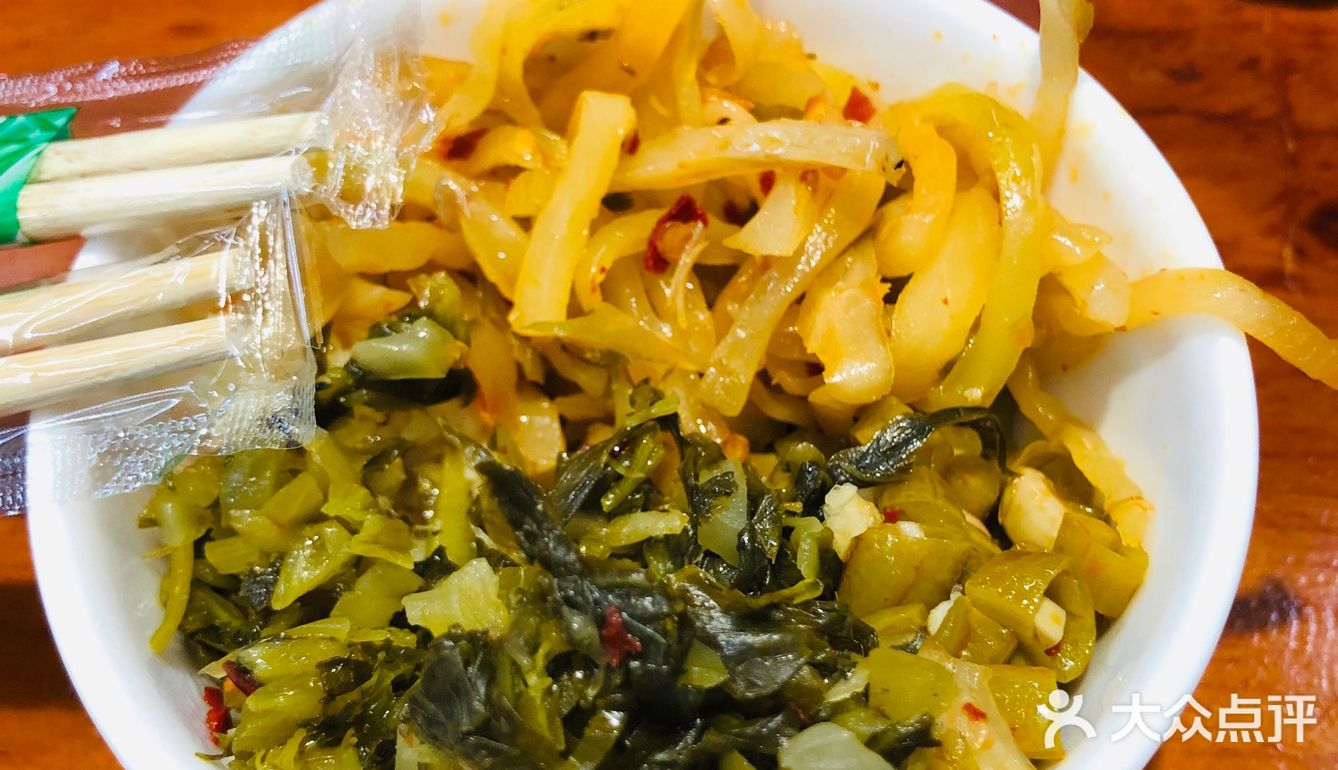 大妈们都好热情哒，爸爸起身就走