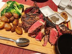 碳烤战斧牛排配红酒汁-WOLFGANG PUCK KITCHEN & BAR(迪士尼小镇店)