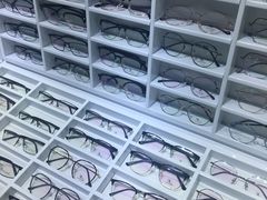 -臻美视爵眼镜·明月·依视路·蔡司折扣店(广渠门店)