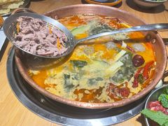 -洱火云南酸菜牛肉火锅(石景山当代商城店)