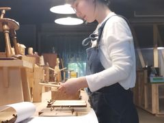 -几个木匠匠人厨房