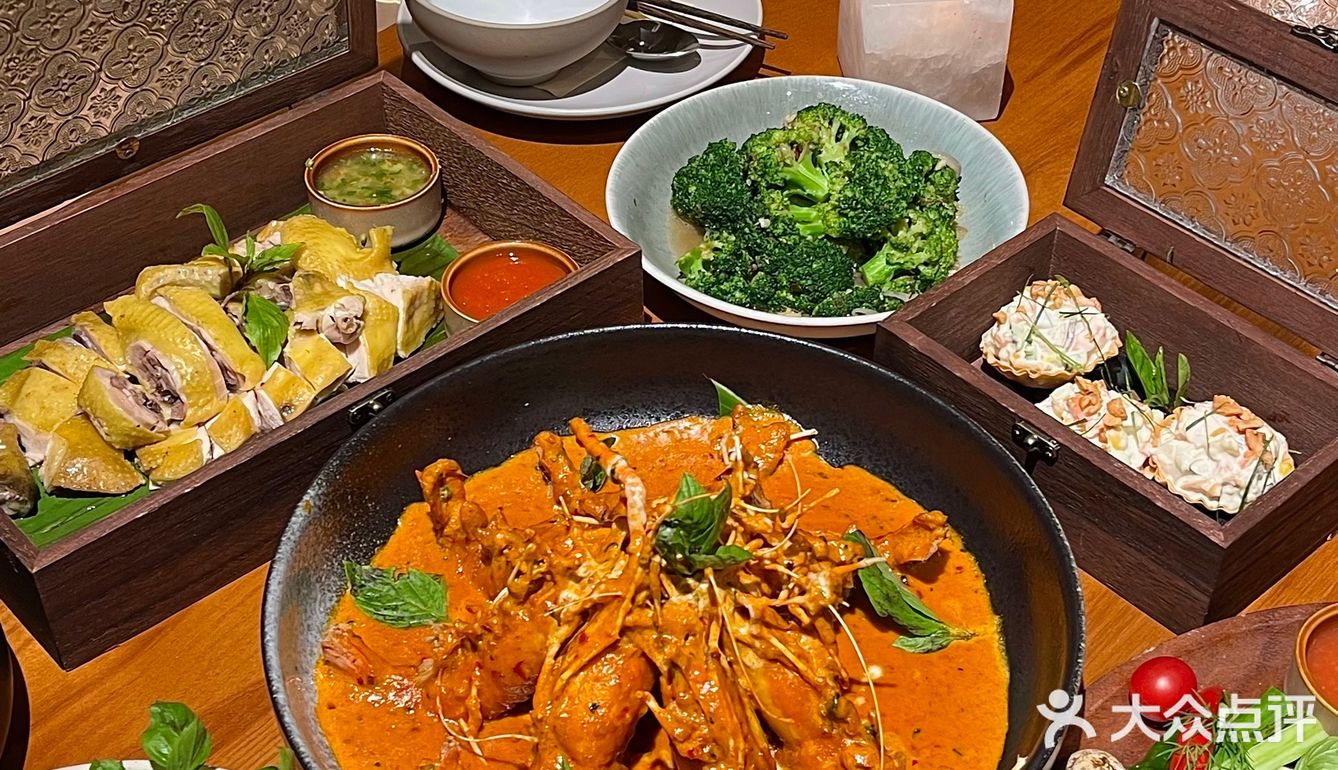 𓌉🥘𓇋到清迈了 跟东莞似的…