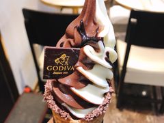 香草黑巧双重口味-GODIVA(美罗城店)