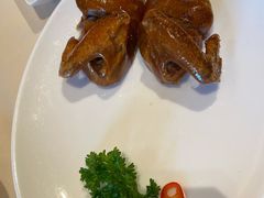 玻璃脆皮乳鸽-利苑酒家(金宝店)