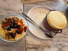野莓核桃蜂蜜希腊酸奶-The Rug Cafe(王府中环店)