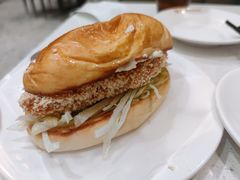 鱼柳包-香港新发烧腊茶餐厅(水围店)