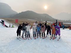 -济南卧虎山滑雪场