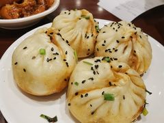 鲜肉生煎-老半斋(福州路店)