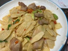 肉片炒春笋-民间瓦缸煨汤館(嵩山路店)