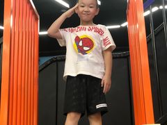-爱蹦iBOON蹦床运动馆(江汉店)