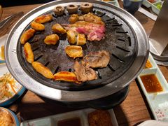 -明洞阿姨·韩式酱蟹烤肉·创意料理(三元桥店)