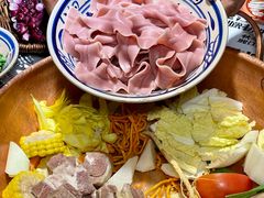 -洱火云南酸菜牛肉火锅(石景山当代商城店)