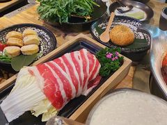 -湊湊火锅·茶憩(杭州湖滨银泰in77店)