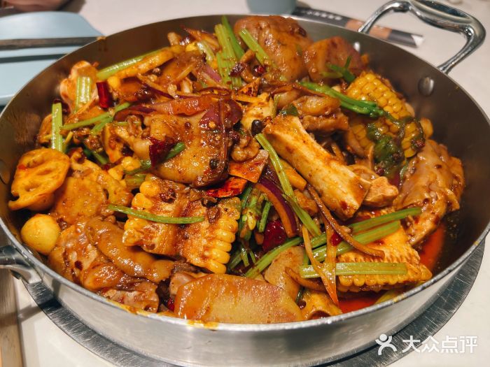 小街猪手(团结湖店)干锅猪蹄锅图片