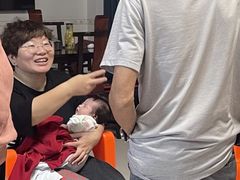 -臻爱住家月嫂育儿嫂(万达店)