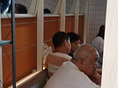 -肯德基(成山路地铁站店)