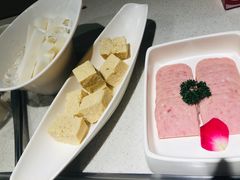 午餐肉-海底捞火锅鲜切牛肉主题店(长寿路店)