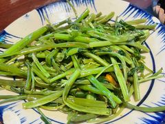 -Cục Gạch Quán
