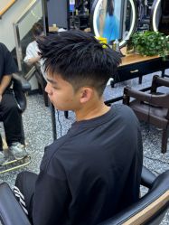 -藤野造型专业烫染接发