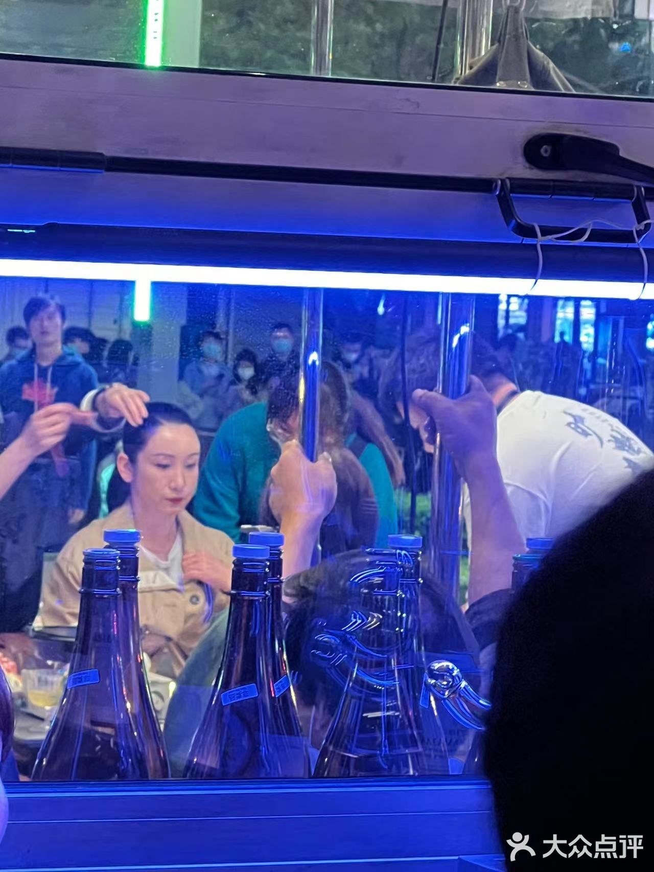 太开心了，吃饭偶遇刘涛，秦海璐拍戏