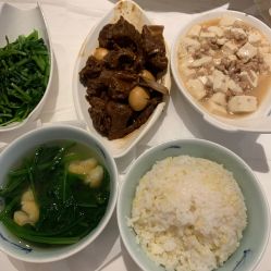 -玥奢国际母婴护理中心(滨江宝龙店)