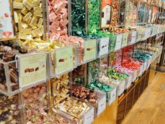 -VENCHI 闻绮(上海佛罗伦萨小镇店)