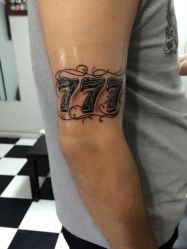 -Black Tattoo Studio