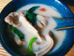 -湊湊火锅·茶憩(南京东路悦荟店)