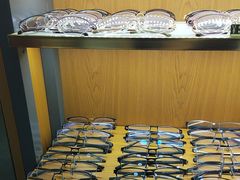 -优医视平价眼镜蔡司依视路折扣工厂店(十里堡店)