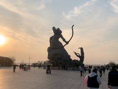 -巴陵广场