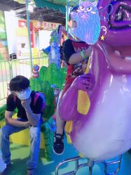 -维佳童话镇演出现场(徐东店)