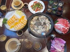 乌骨鸡野生菌汤锅底-滇野云南野生菌餐厅(陕西南路店)