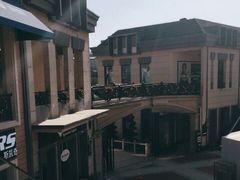 -王府井奥莱临潼小镇(临潼店)