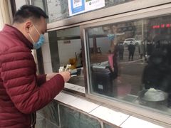-丁红照水煎包胡辣汤