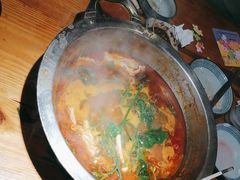 -野山舂·贵州现舂酸汤牛肉(鸿通城店)