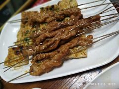 -老街烧烤(华中农业大学梧桐路步行街店)