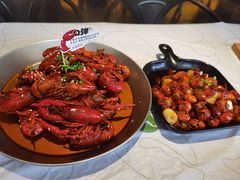 -巴厘龙虾·榜首油焖大虾(音乐学院·沿江酒馆店)