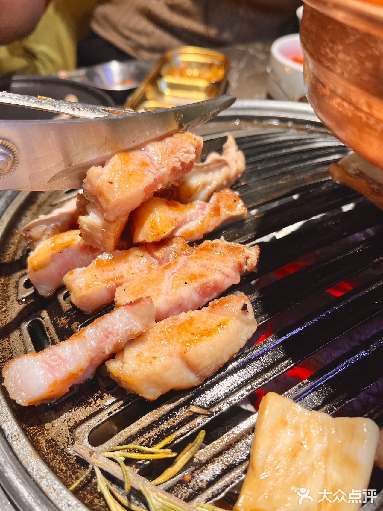 纯韩式口味，却也意外的好吃～店子就在汉江创业园二楼