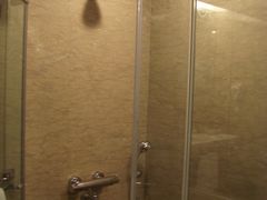 -尊爵天际大饭店 (近台茂)