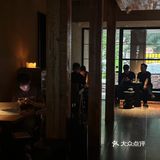 ☕️下雨天来喝个咖啡也太chill了
