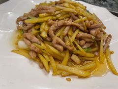 土豆肉丝-黄桷树曹家私房菜(江与城店)