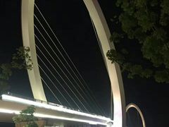 -南京眼步行桥
