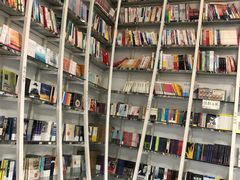 -钟书阁(松江泰晤士小镇店)