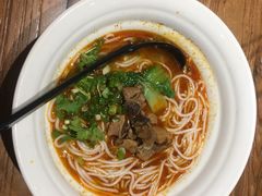 昭通焖鸡米线-茶花妹子云南餐厅(传媒大学店)